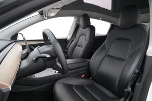 Tesla Model Y bild 8