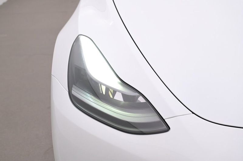 Tesla Model Y bild 26