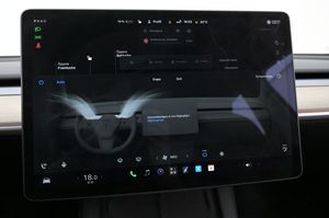 Tesla Model Y bild 17