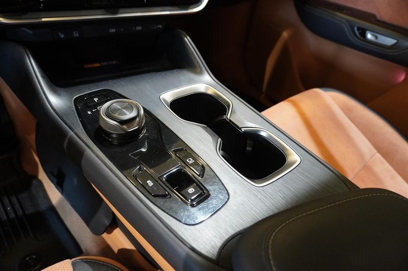 Lexus RZ bild 19