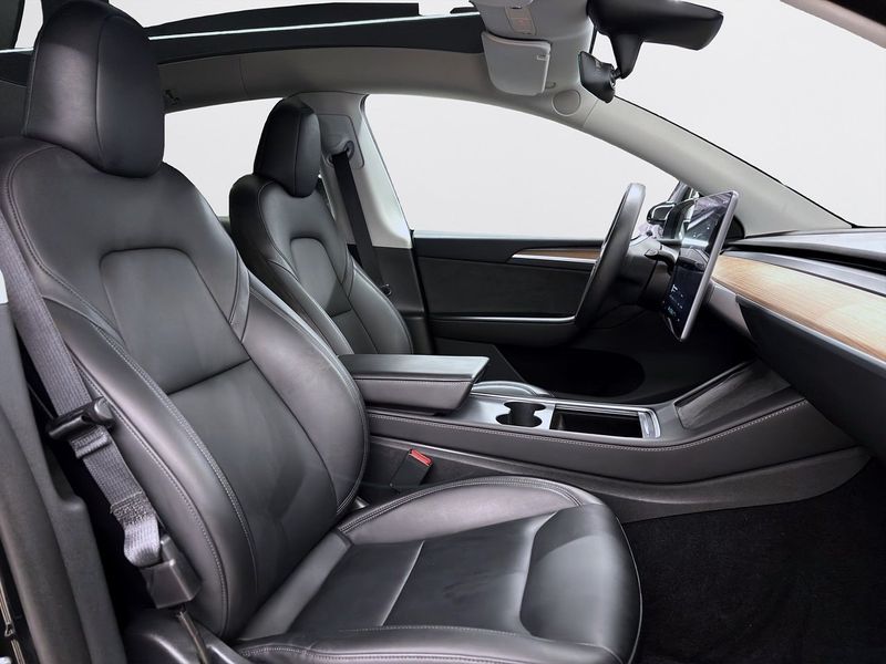 Tesla Model Y bild 14