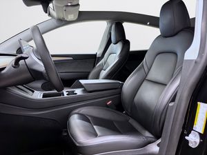 Tesla Model Y bild 12