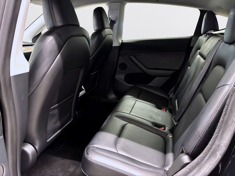 Tesla Model Y bild 10
