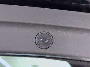 Tesla Model Y bild 13
