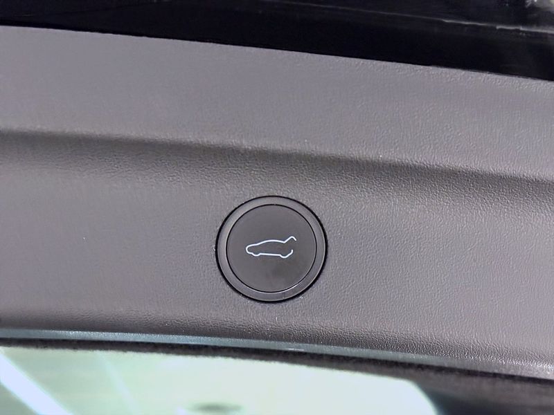 Tesla Model Y bild 13