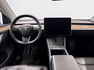Tesla Model Y bild 11