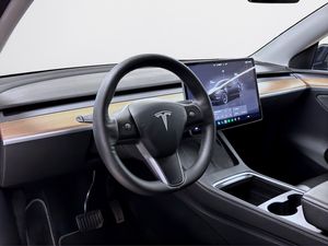 Tesla Model Y bild 9