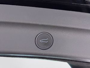 Tesla Model Y bild 10