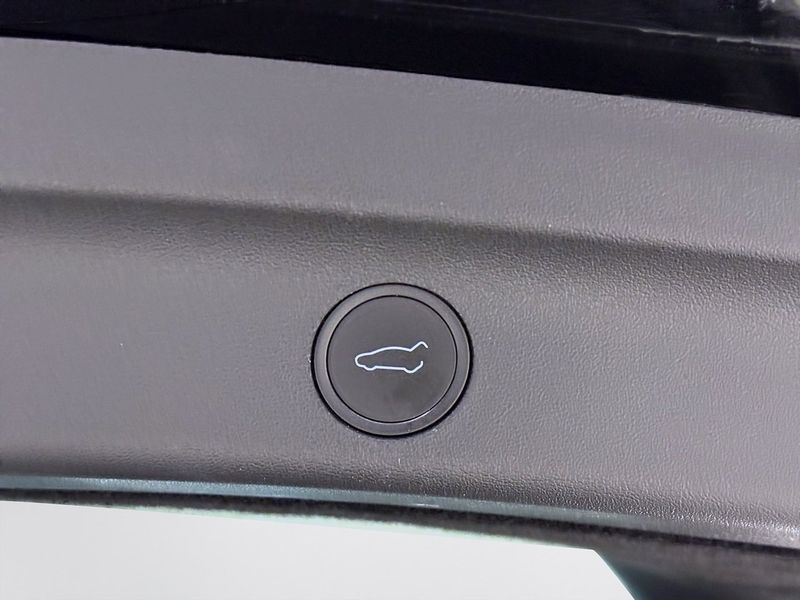 Tesla Model Y bild 10