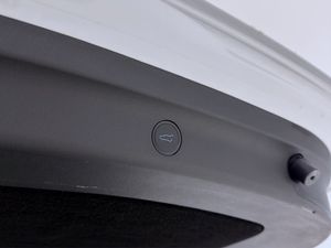 Tesla Model Y bild 15