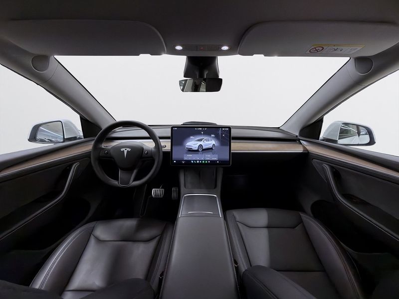 Tesla Model Y bild 11