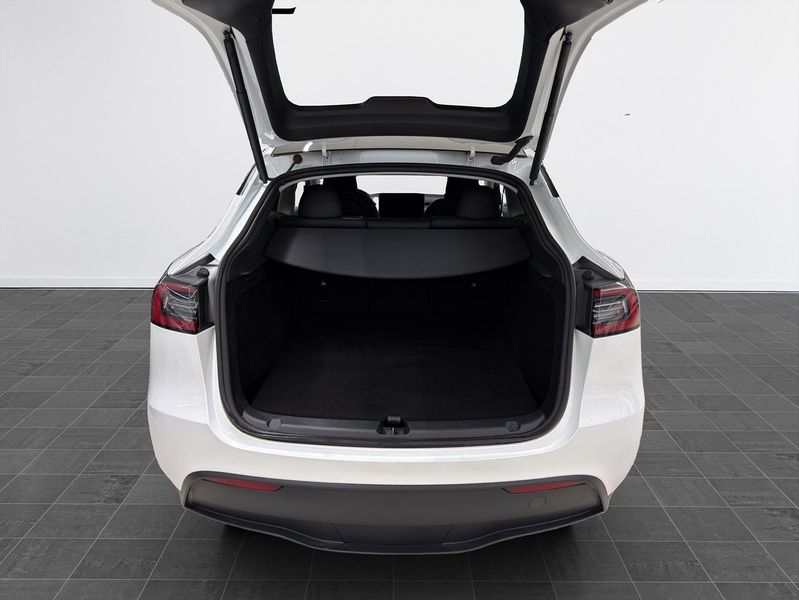 Tesla Model Y bild 14