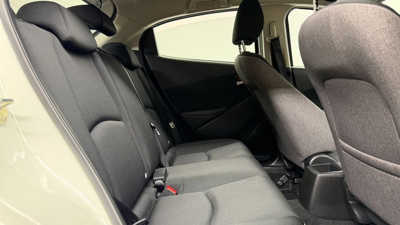Mazda 2 bild 5