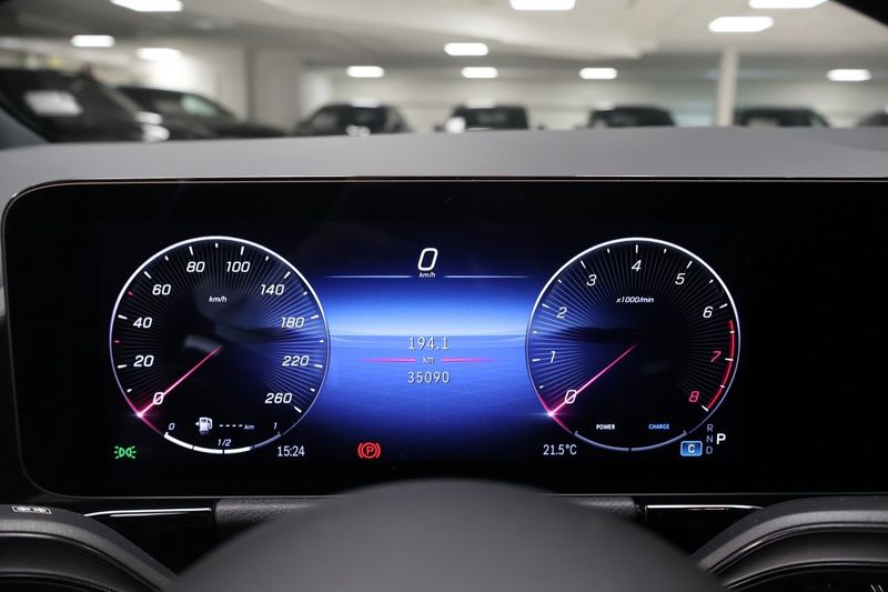 Mercedes GLA250 bild 15
