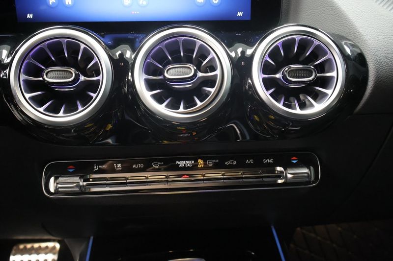 Mercedes GLA250 bild 17