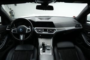 BMW 330 bild 17