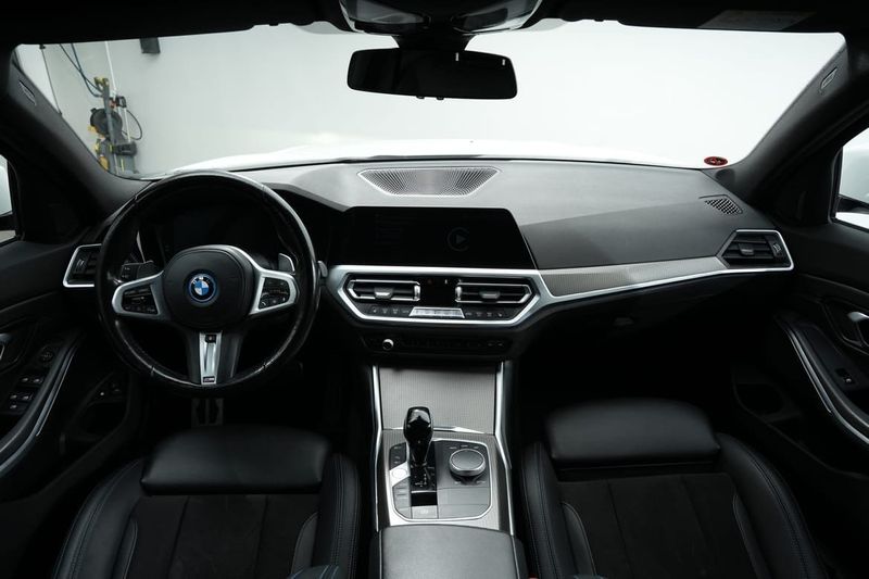 BMW 330 bild 17