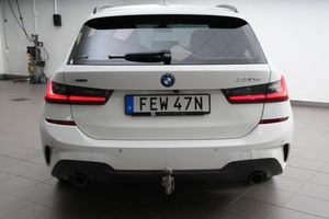 BMW 330 bild 9