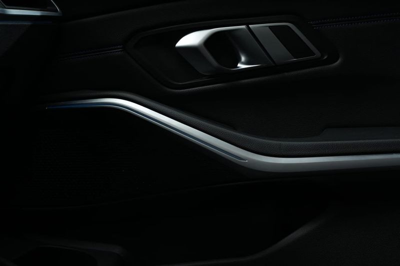 BMW 330 bild 13