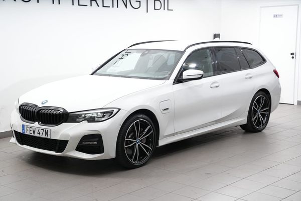 BMW 330 e xDrive Steptronic 292hk M-Sport 19"/Shadowline/Drag - 2022