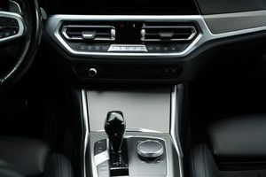 BMW 330 bild 16