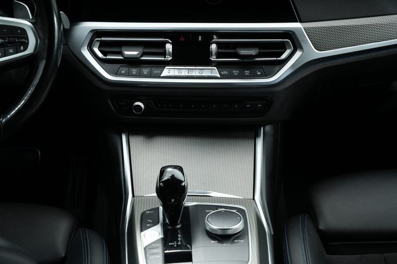 BMW 330 bild 16