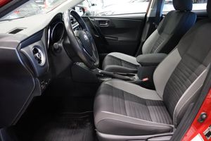 Toyota Auris bild 7