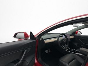 Tesla Model 3 bild 10