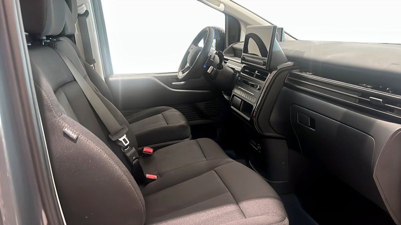 Hyundai Staria bild 3