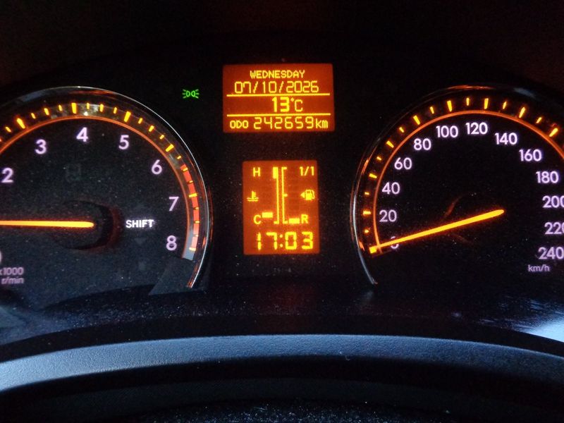 Toyota Avensis bild 33