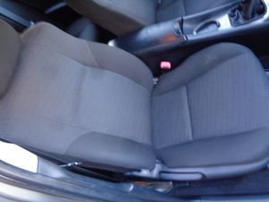 Toyota Avensis bild 15