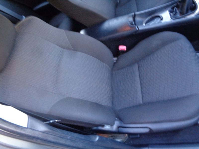 Toyota Avensis bild 15