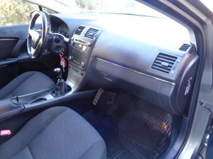 Toyota Avensis bild 12