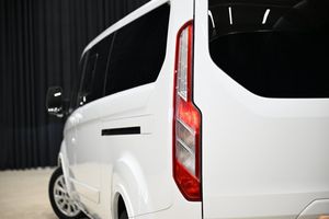 Ford Tourneo Custom bild 11