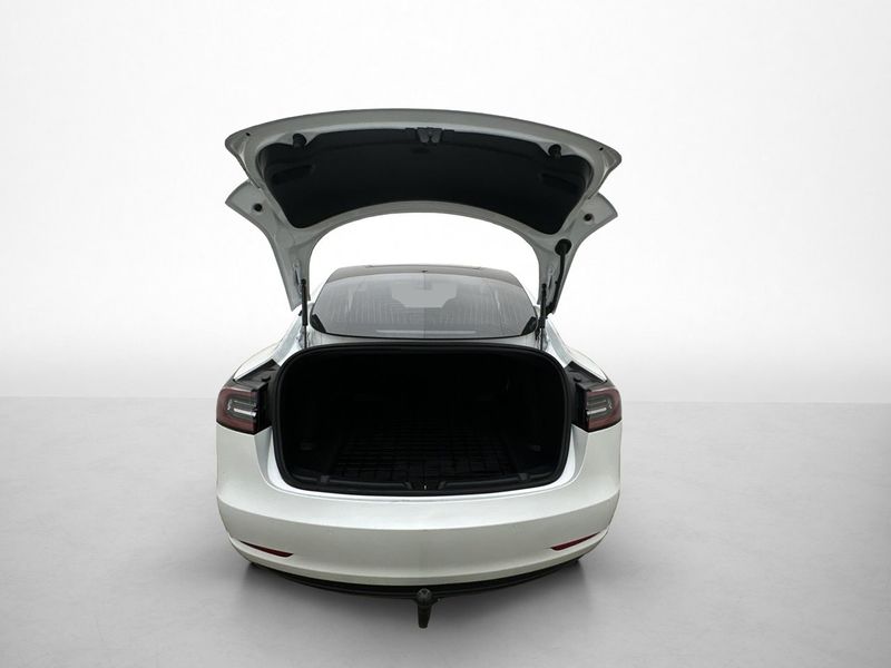 Tesla Model 3 bild 25