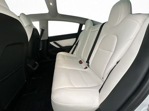 Tesla Model 3 bild 15