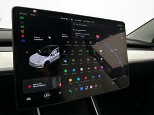 Tesla Model 3 bild 20