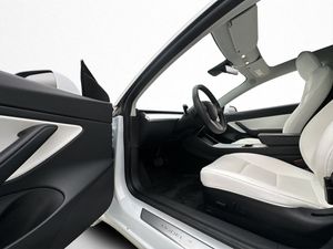 Tesla Model 3 bild 9