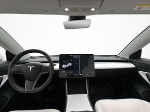Tesla Model 3 bild 16