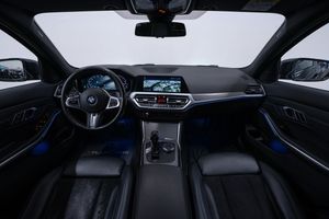 BMW 330 bild 13