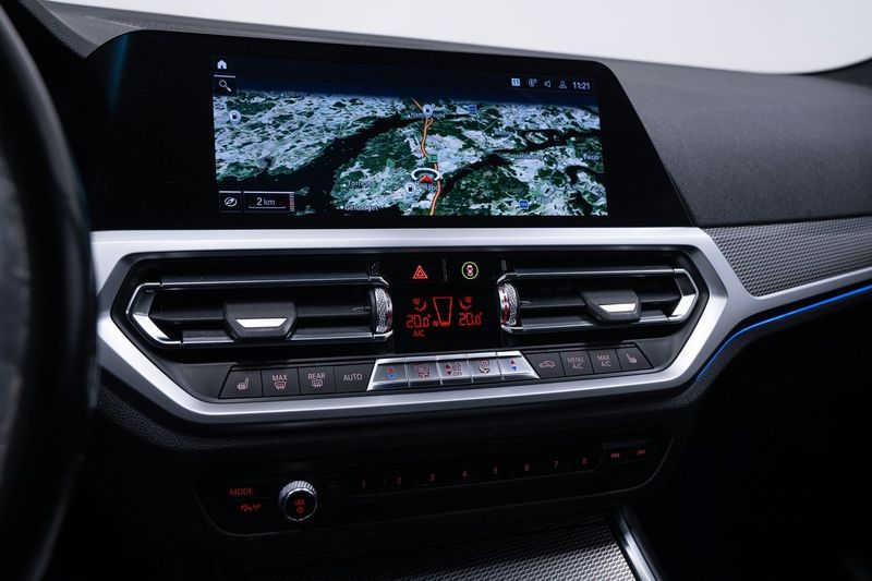BMW 330 bild 18