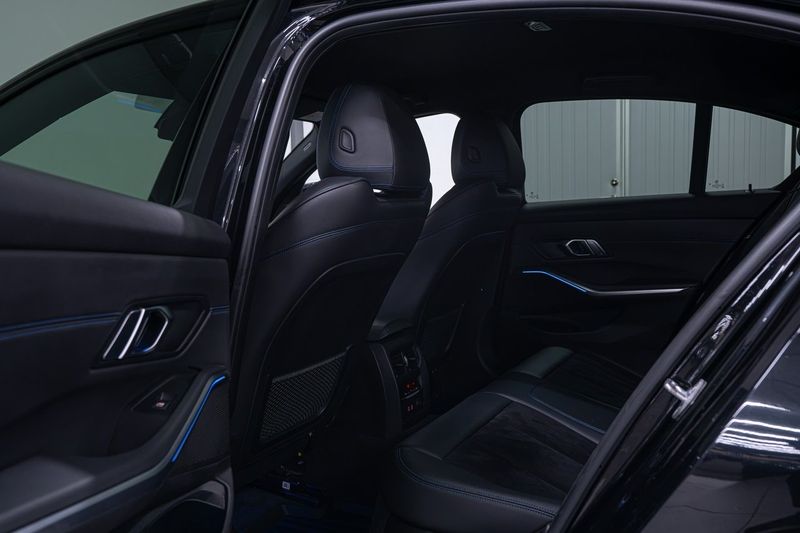 BMW 330 bild 10