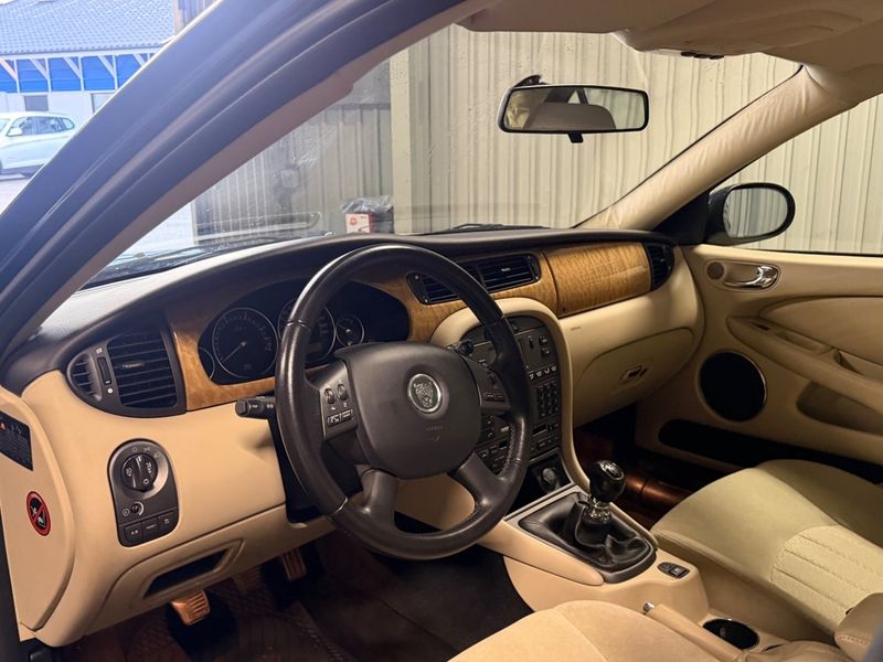 Jaguar X-Type bild 15