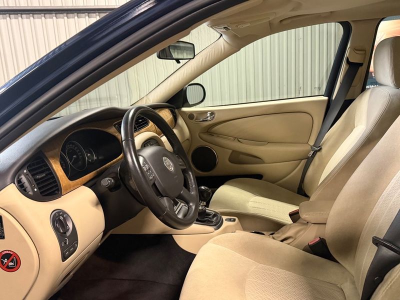 Jaguar X-Type bild 16