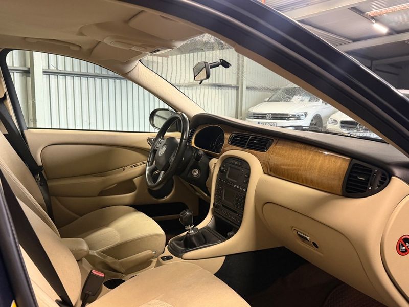 Jaguar X-Type bild 13
