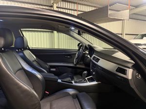 BMW 320 bild 9