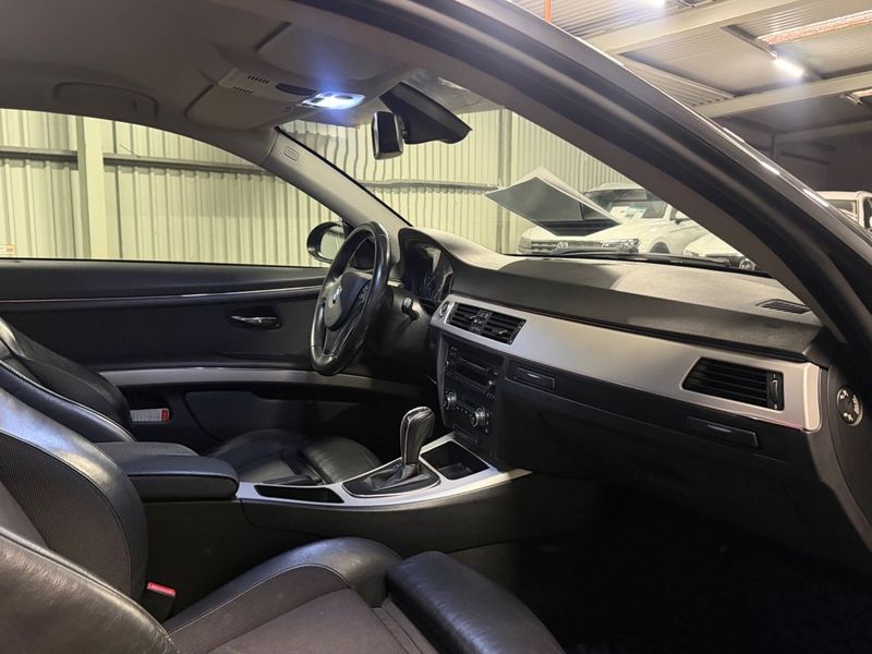 BMW 320 bild 12