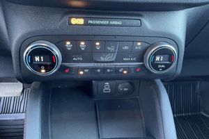 Ford Kuga bild 25