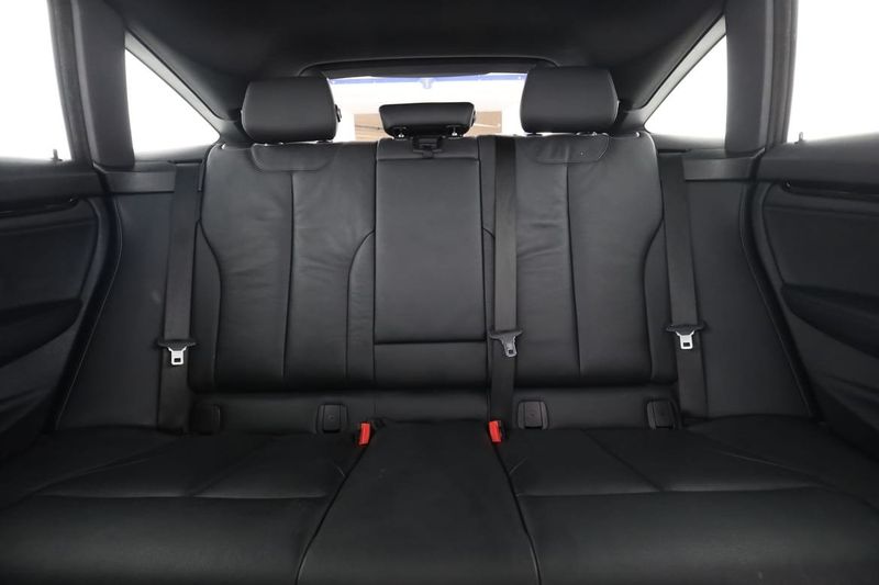 BMW 330 bild 16