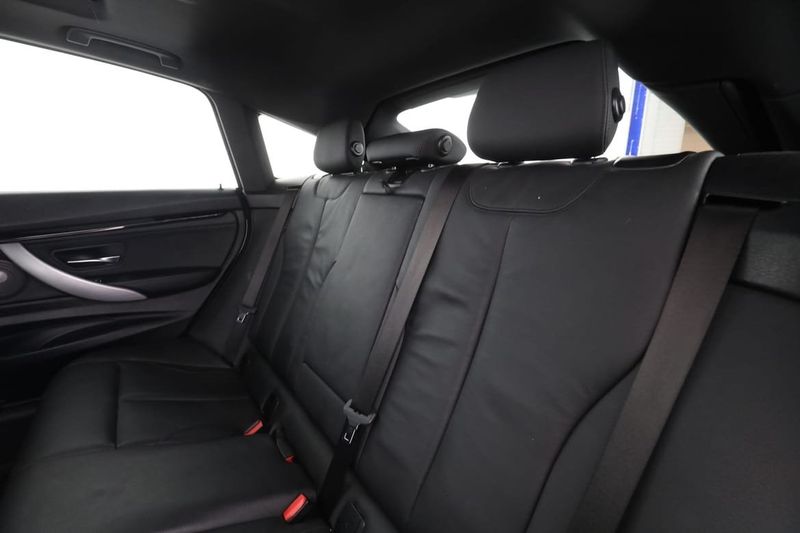 BMW 330 bild 15